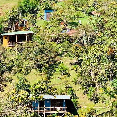 La Casa De Loto Retreat Guatapé Екстериор снимка